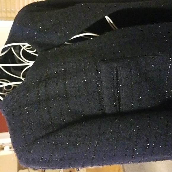 Gorgeous dark navy Harve Benard evening collection suit - Picture 6 of 10